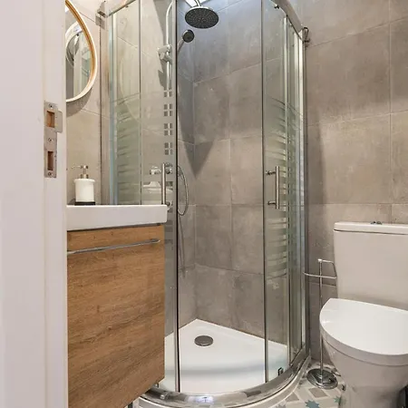 Appartement Alfama 2bdr Duplex W/ Balcony By Lovelystay