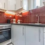 Alfama 2bdr Duplex W/ Balcony By Lovelystay Лиссабон