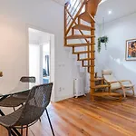 Alfama 2bdr Duplex W/ Balcony By Lovelystay Апартаменты *