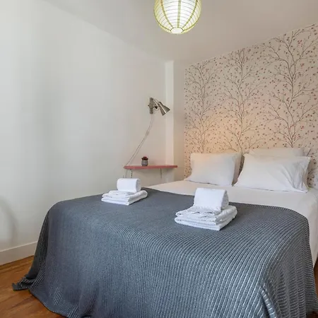 Alfama 2bdr Duplex W/ Balcony By Lovelystay Διαμέρισμα