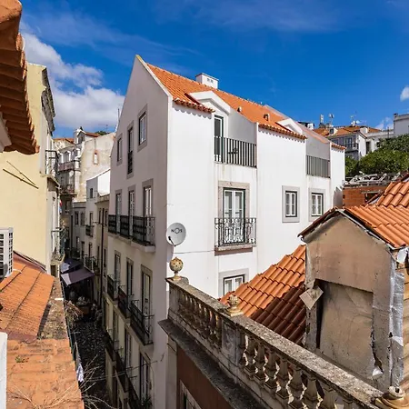 Alfama 2bdr Duplex W/ Balcony By Lovelystay * Лиссабон