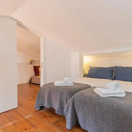 Apartment Alfama 2bdr Duplex W/ Balcony By Lovelystay