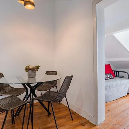 Apartment Alfama 2bdr Duplex W/ Balcony By Lovelystay